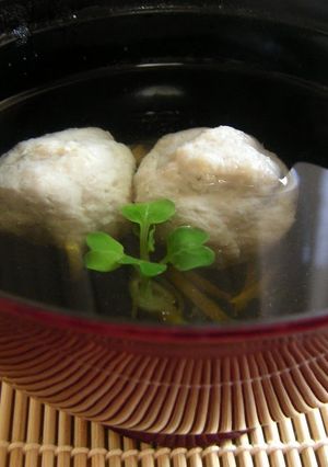 A picture of Horse Mackerel Fish Ball (Tsumire) Soup.