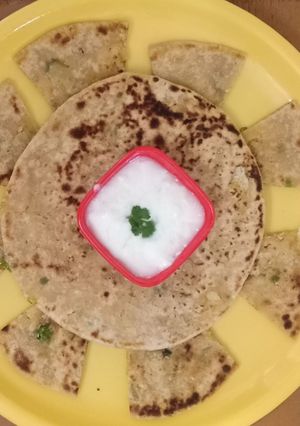 गोभी का पराठा (Gobhi ka paratha recipe in Hindi) रेसिपी मुख्य फोटो