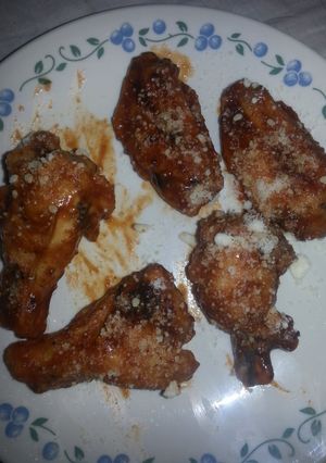A picture of Bourbon Bbq Buffalo Parmesan Wings.