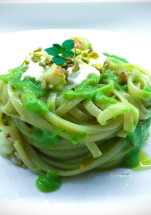 Foto di Linguine con crema di piselli, gamberi e ricotta