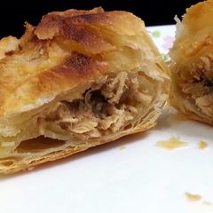 A picture of Chicken Puff Pastry.