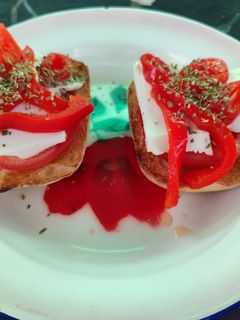 Una foto de Almuerzo para empezar bien la mañana 😜