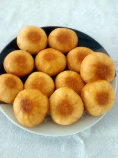 A picture of Dampi's Bakes ( a Caribbean substitute for bread).