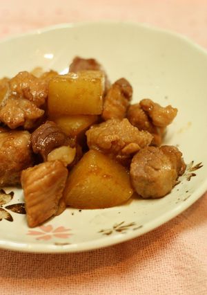 A picture of Braised Diced Pork and Daikon Radish with Chinese 5-Spice.