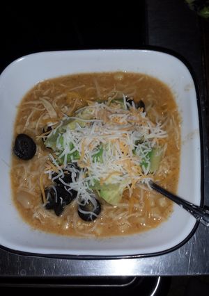 A picture of Crock pot white bean chicken chilli.