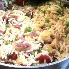 A picture of Italian orzo pasta salad.