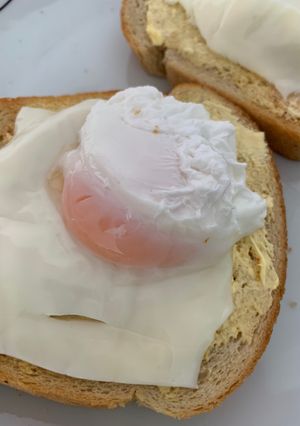 Buggyantott tojás recept fotója