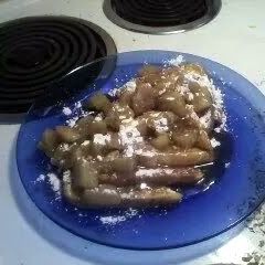 A picture of Nivi's carmel apple French toast.