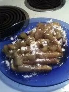 A picture of Nivi's carmel apple French toast.