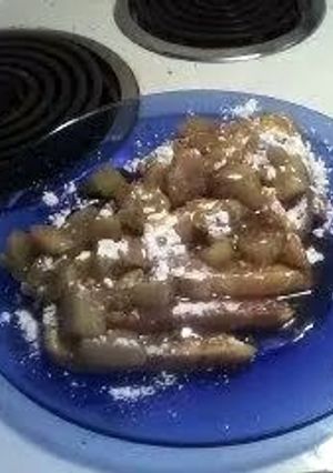 A picture of Nivi's carmel apple French toast.