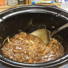 A picture of Cranberry slow cooker chicken.