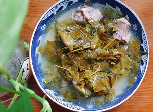Hình của món Canh vịt nấu lá giang.