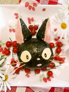 A picture of Jiji (from Kiki's Delivery Service) Onigiri.