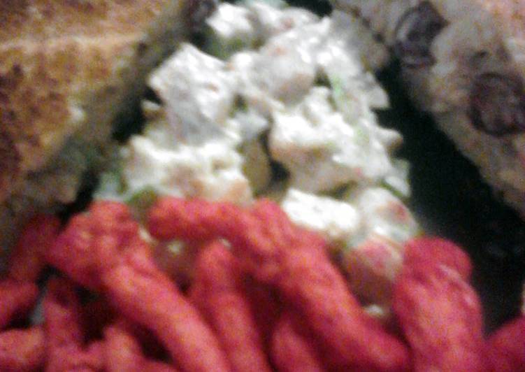 My style chicken salad sandwich;)
