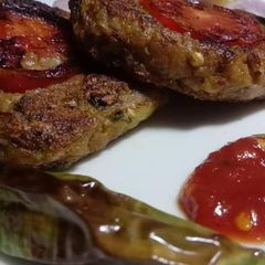 A picture of Aloo k chapli kababs.