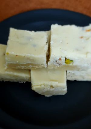 કાજુ ચોકોનટ્સ ડીલાઈટ (Kaju Choconuts Delight Recipe In Gujarati) રેસીપી મુખ્ય ફોટો