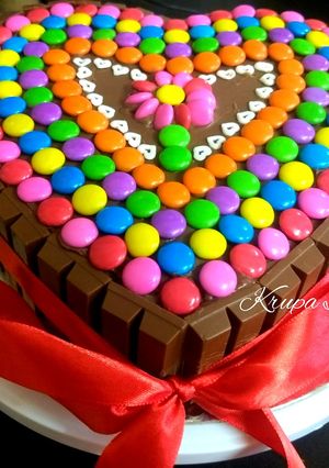 A picture of Chocolicious cake.