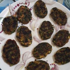 A picture of Paneer palak kebab.