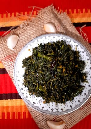 রসুন কুচি দিয়ে ডাটা শাক ভাজা রেসিপির প্রধান ছবি