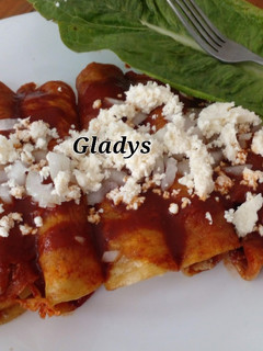 Una foto de Enchiladas Michoacánas