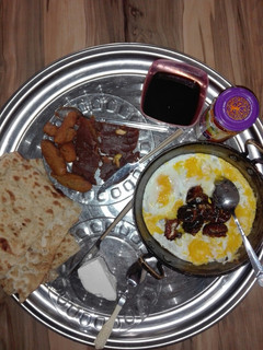 عکسی از دستور سینی صبحانه روز جمعه ی خانواده