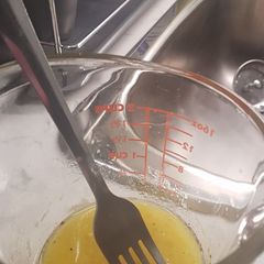 A picture of Honey Dijon salad dressing.