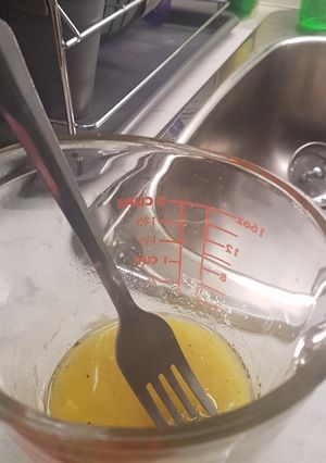A picture of Honey Dijon salad dressing.