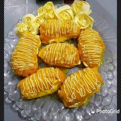 A picture of Mango Eclairs.