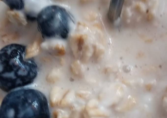 Blueberry Over Nite Oats