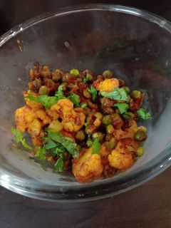 ફ્લાવર વટાણાનું શાક (cauliflower peas sabji recipe in gujarati) રેસીપી મુખ્ય ફોટો