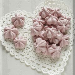 A picture of Aroma of Spring Sakura Meringue Cookies.