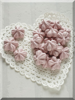 A picture of Aroma of Spring Sakura Meringue Cookies.