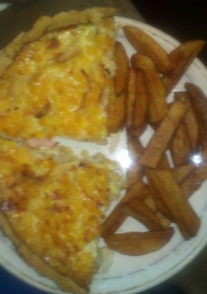A picture of Chicken & sweetcorn flan.