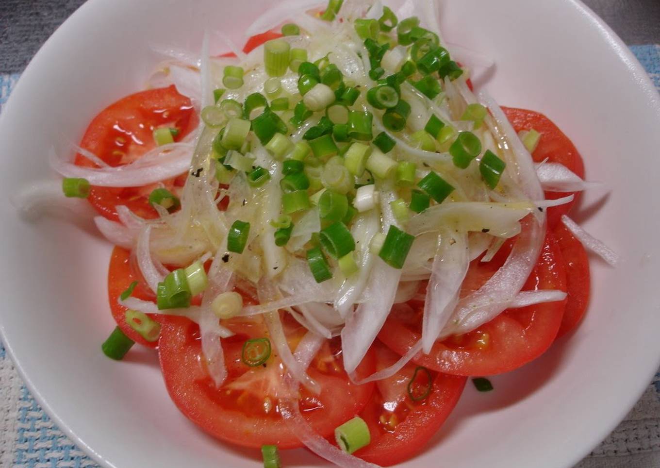 Tomato and sweet onion salad
