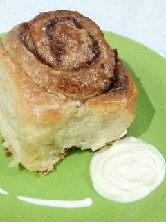 Una foto de Rollos de canela y chocolate