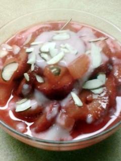 A picture of Grenadine Fruit Sundae.