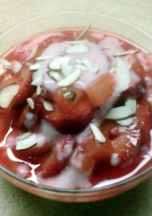 A picture of Grenadine Fruit Sundae.