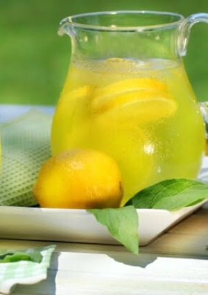 A picture of Easy Lemonade.