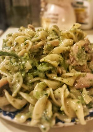 A picture of Grilled Chicken & Broccoli Alfredo.