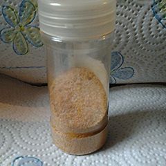 A picture of Lawrys Seasoned Salt.