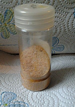 A picture of Lawrys Seasoned Salt.