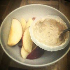 Apples with coffee & yoghurt dip. A picture of Apples with coffee & yoghurt dip..