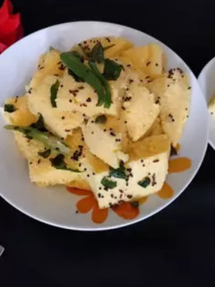 बेसन ढोकला (besan dhokla recipe in hindi) रेसिपी मुख्य फोटो