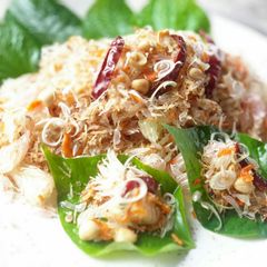 A picture of Mieang Baa-O / Pomelo Salad.