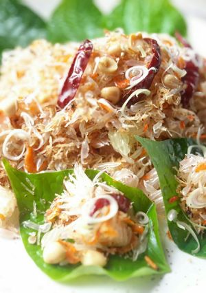 A picture of Mieang Baa-O / Pomelo Salad.