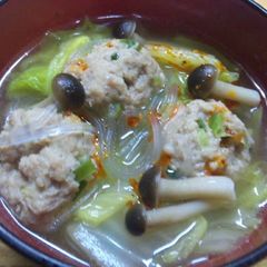 A picture of Fluffy Meatballs & Chinese Cabbage Soup.