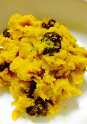 A picture of Easy Sweet Kabocha & Raisin Salad.