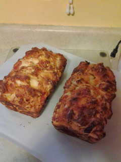 A picture of Cheese & Pepperoni Bread.