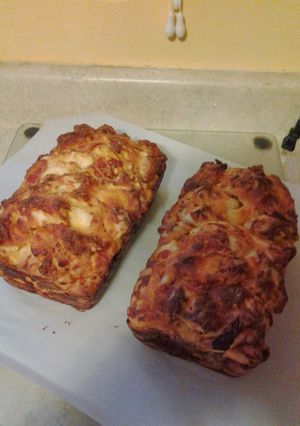 A picture of Cheese & Pepperoni Bread.