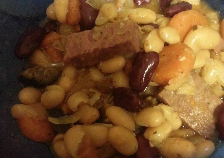 Crockpot beans and smoked turkey